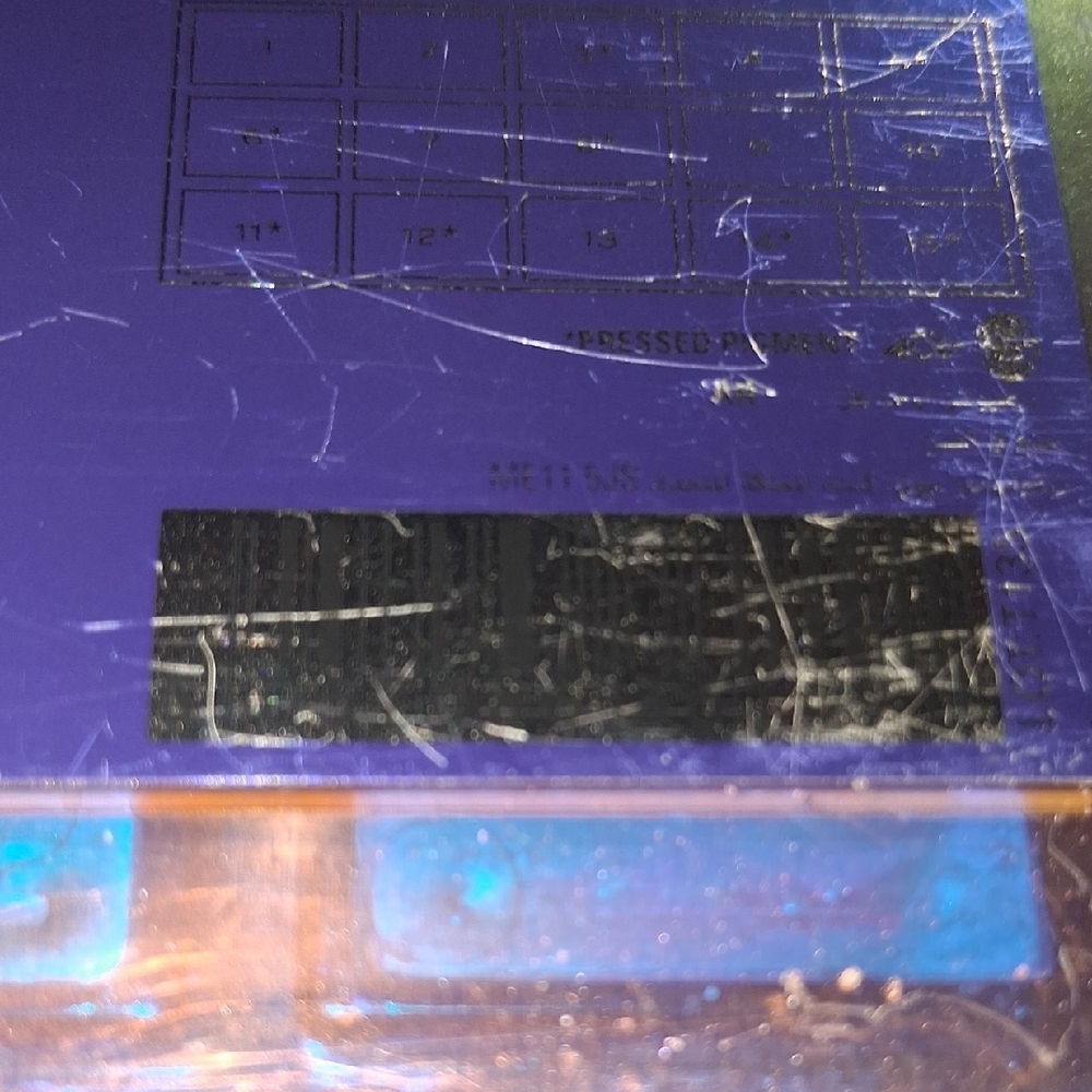 Revolution Reflective Eyeshadow Palette - Ultra Violet - Picture 2 of 6